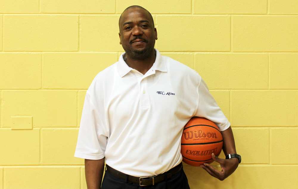 Basketball coach departs from Akins – The Eagle's Eye