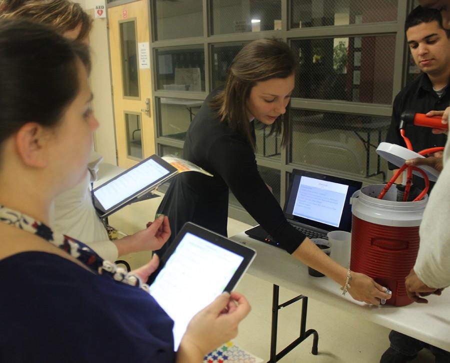 Seniors+Makena+Smith+and+Sergio+Ortiz+are+presenting+their+science+fair+project+to+the+judges.