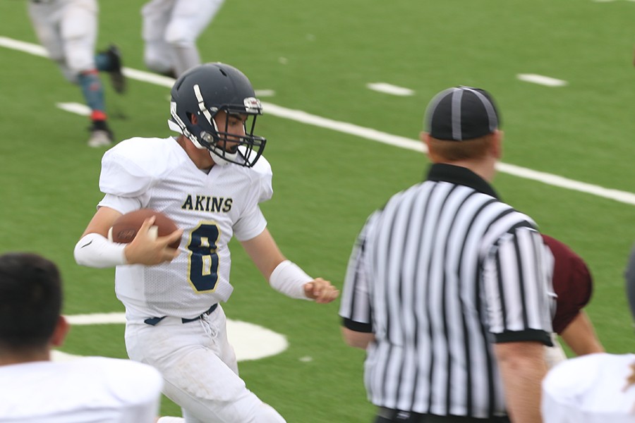 Akins+plays+Harlandale+in+first+Scrimmage+of+the+season