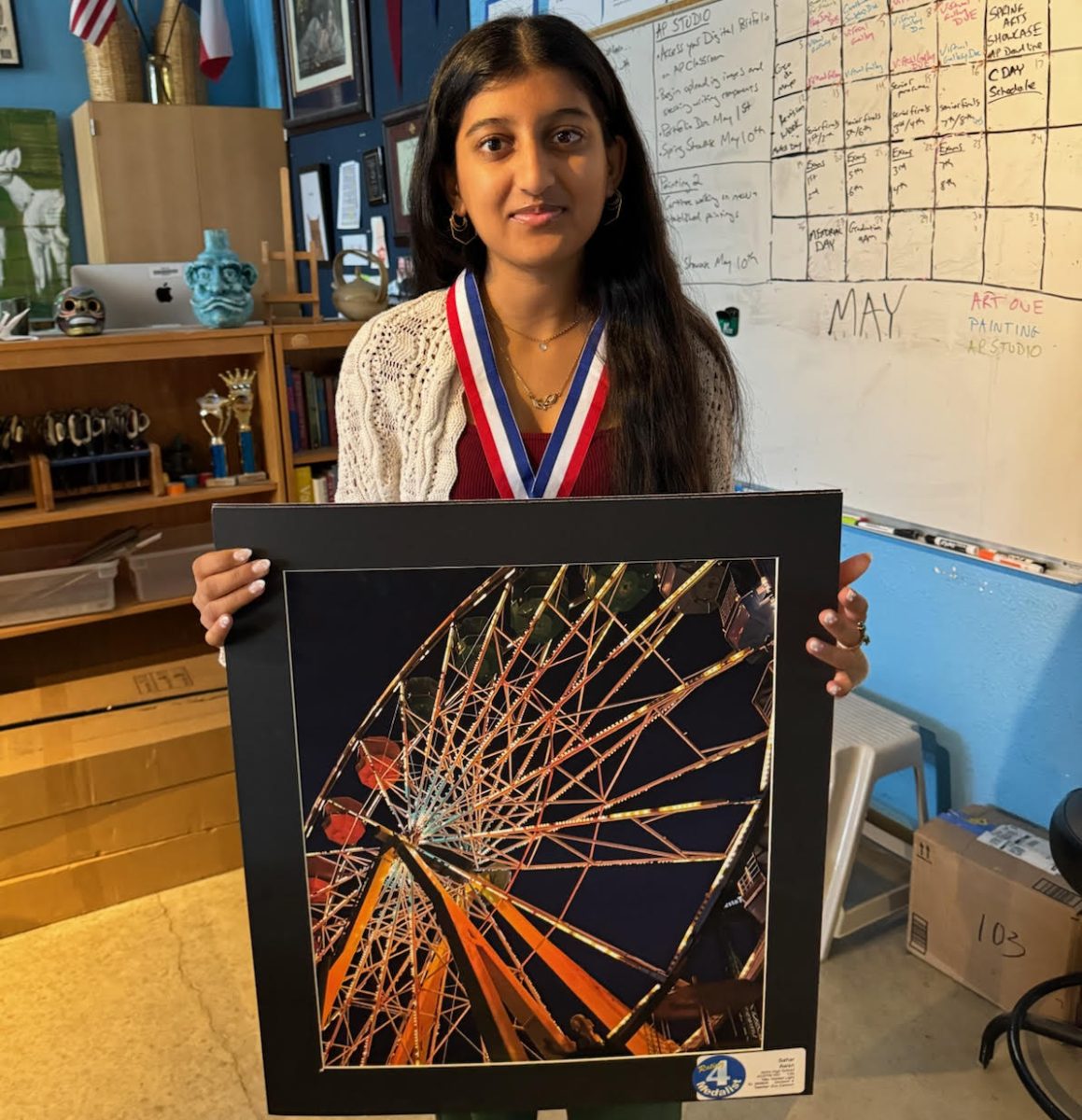 Sahar+Awan+with+her+winning+art+and+her+State+medal+with+a+score+of+4%21